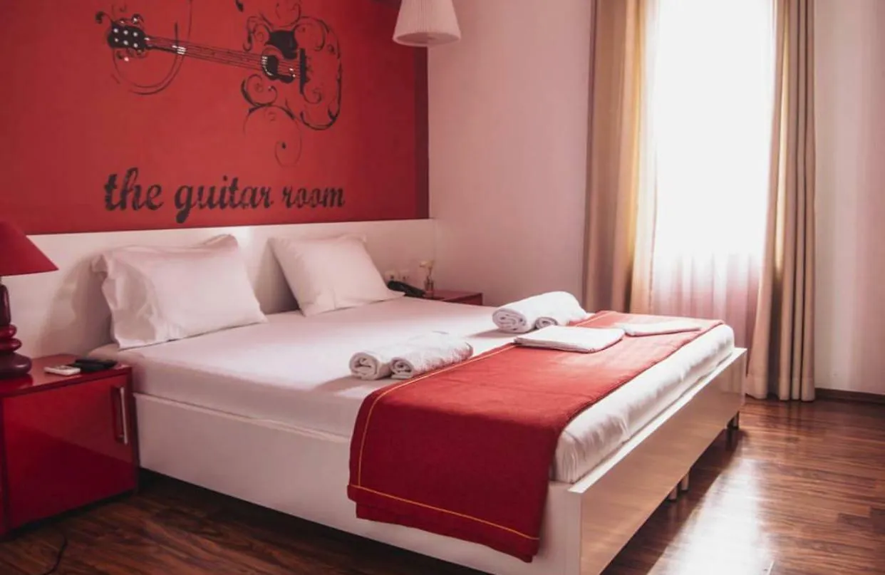 Boutique Artist Hotel Tirana 3*,